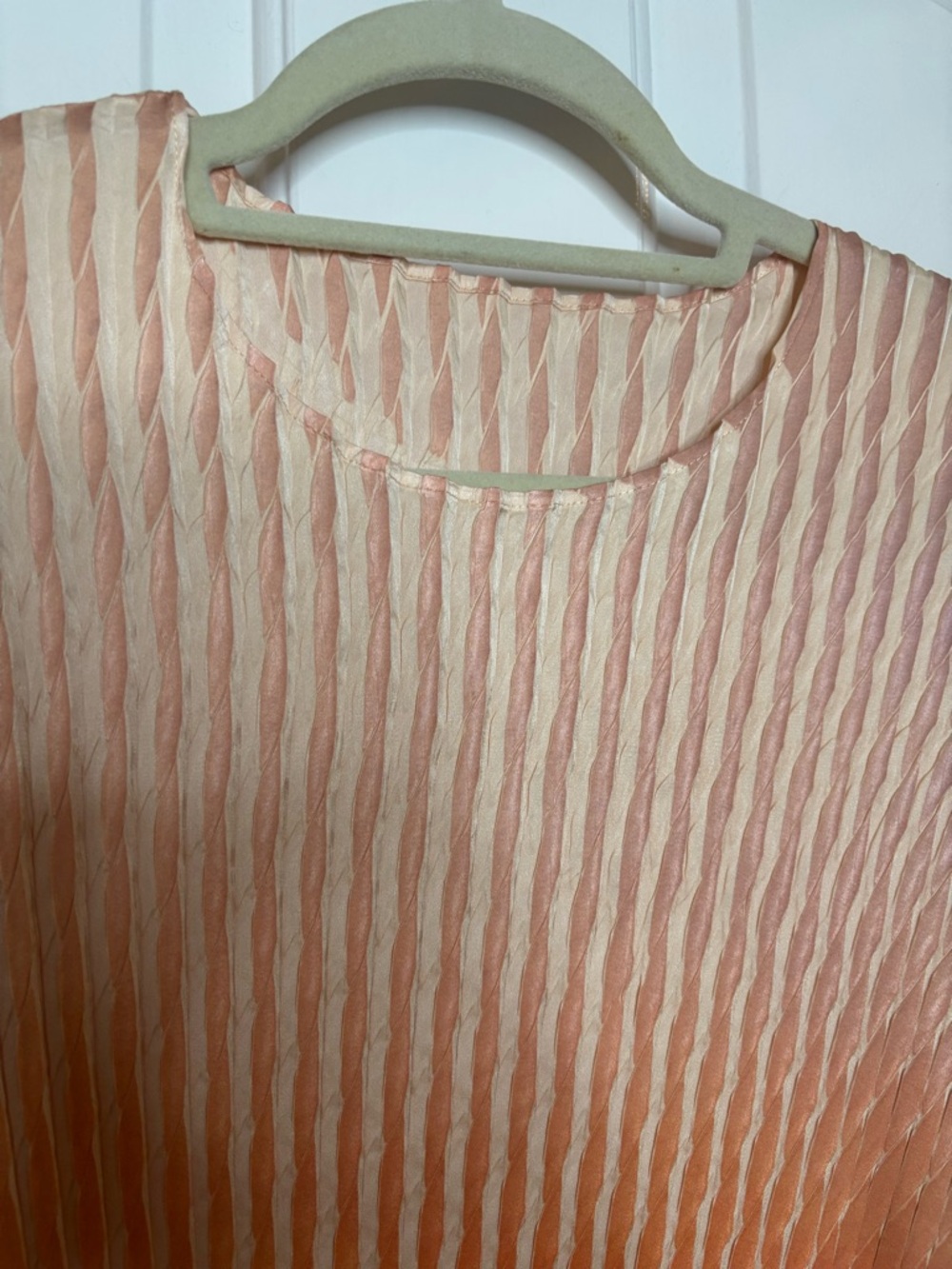 NWT ISSEY MIYAKE Women’s Gradient Orange Pleated Short-Sleeve Top Size 2/s-m - Picture 2 of 10